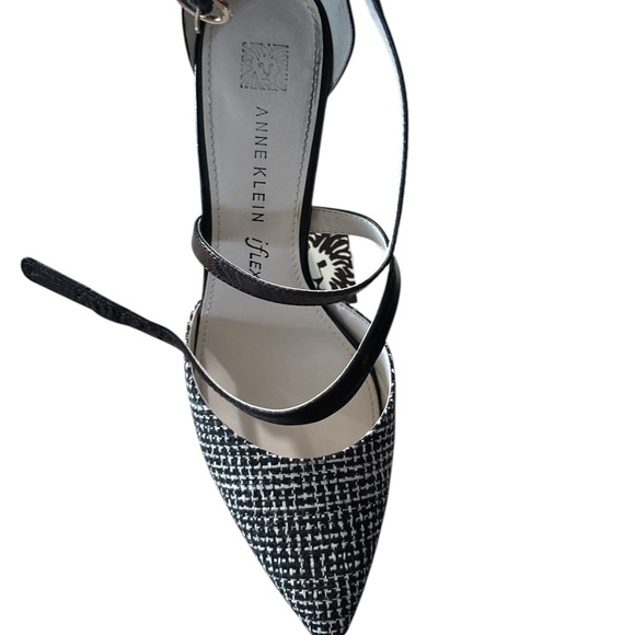 Anne Klein Iflex Heels with a Black and white tweed pattern and criss-cross stra - Picture 3 of 11